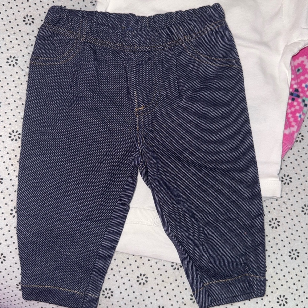 🛍NWT 🛍 CUTE LITTLE GIRLS 3 PIECE OUTFIT SIZE 3 MONTHS - Picture 2 of 8